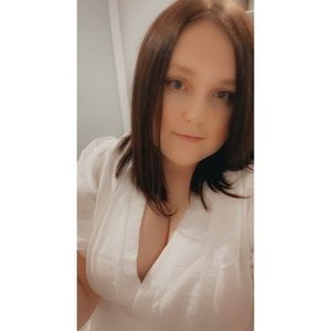 Meet your Posher, Chloe